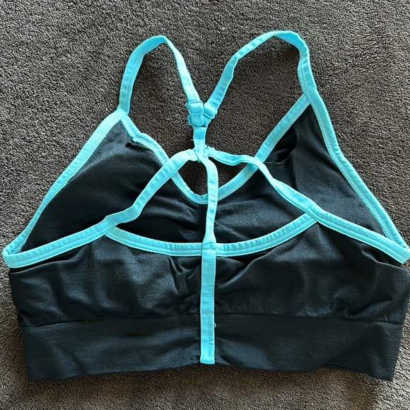 Sport bra - Picture 2 of 3